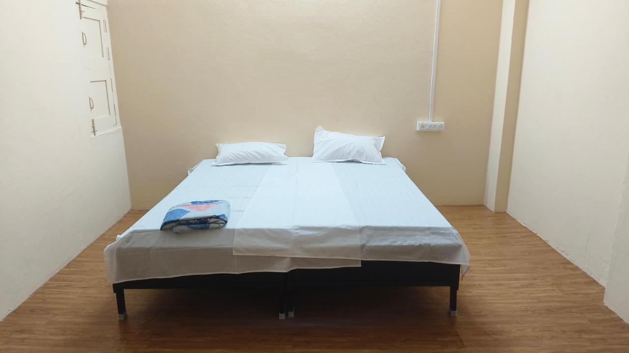 Nain Guest House Ujjain Ngoại thất bức ảnh