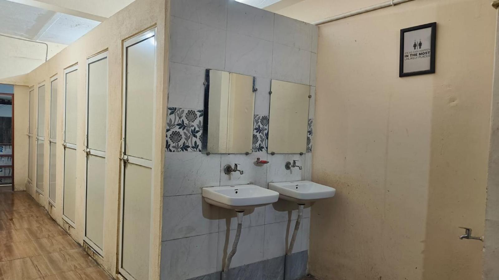 Nain Guest House Ujjain Ngoại thất bức ảnh